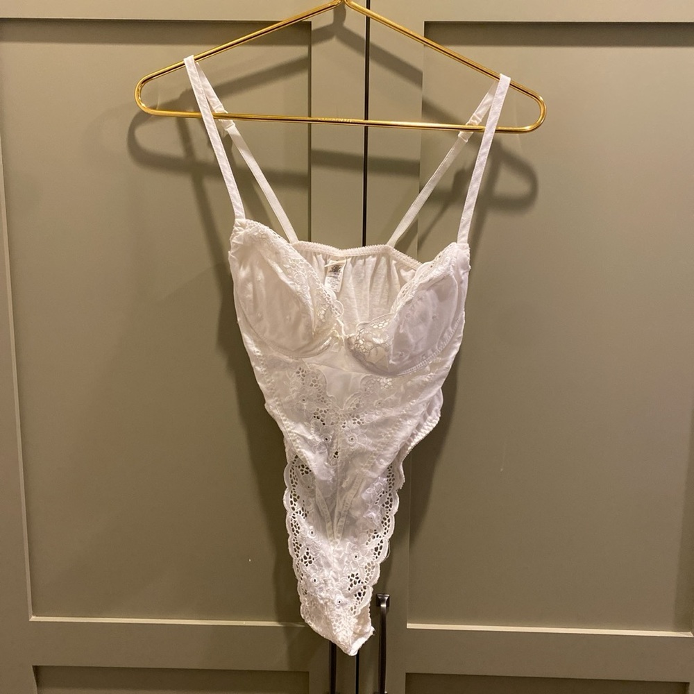 Vintage Victoria's Secret lace bodysuit 36C
